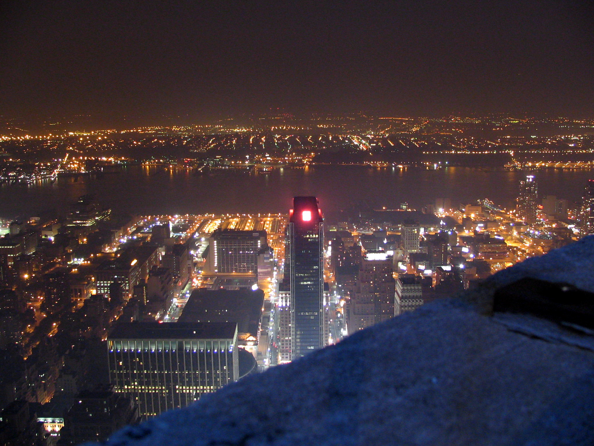Empire state building at night 15.jpg